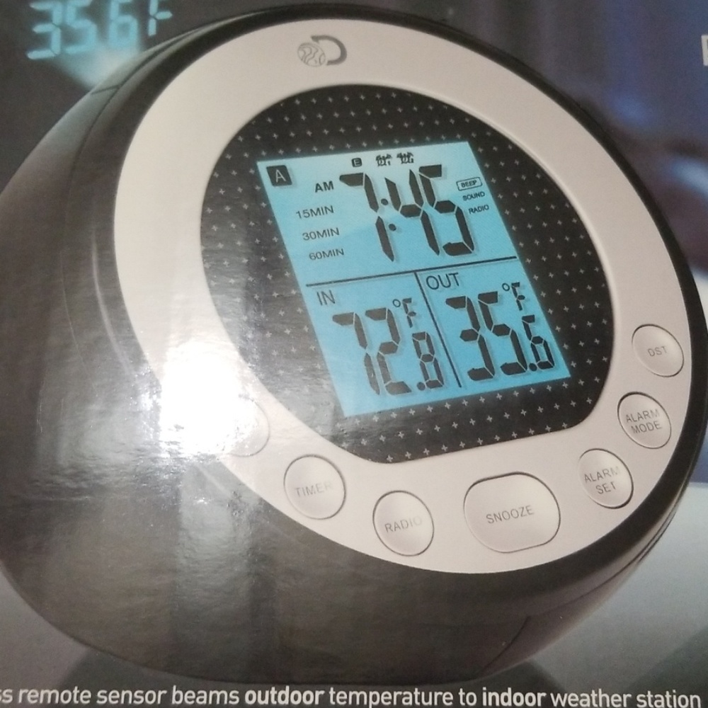 Radio/clock - Picture 4 of 7